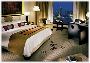 FOUR SEASONS HOTEL HONGKONG（フォーシーズンズ　ホンコン）