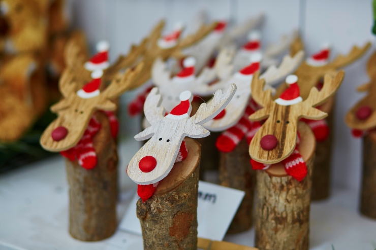 クリスマスマーケットの商品_木工製品のトナカイ