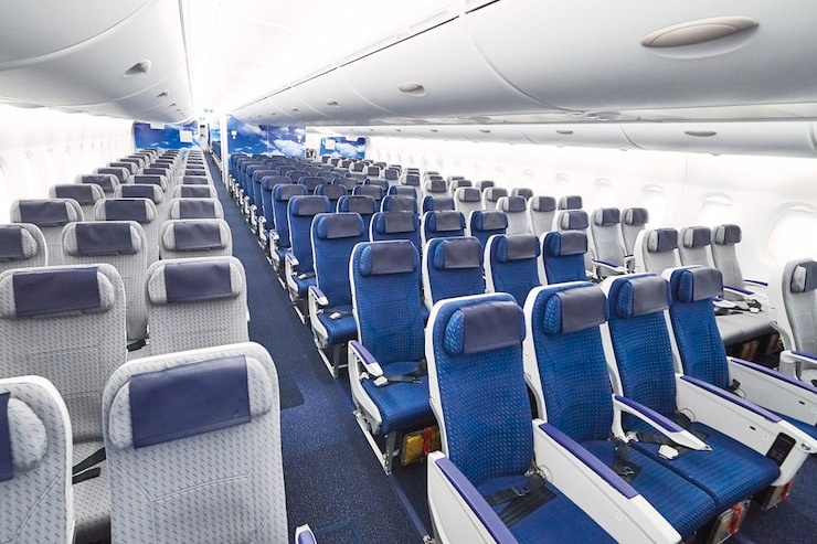 エコノミークラスキャビン　提供：ANA