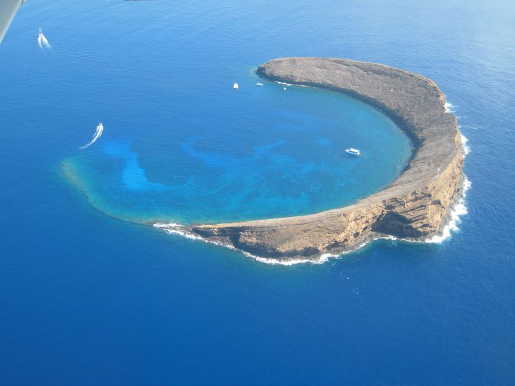 モロキニ島　空撮