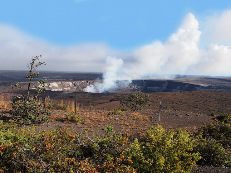 ハワイ島にあるキラウエア火山のハレマウマウ火口