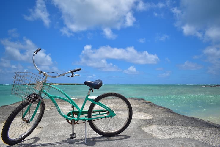 自転車とラニカイビーチ