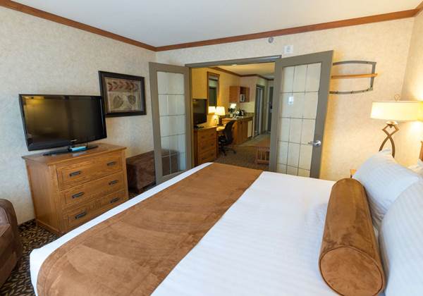 Executive Suite Bedroom