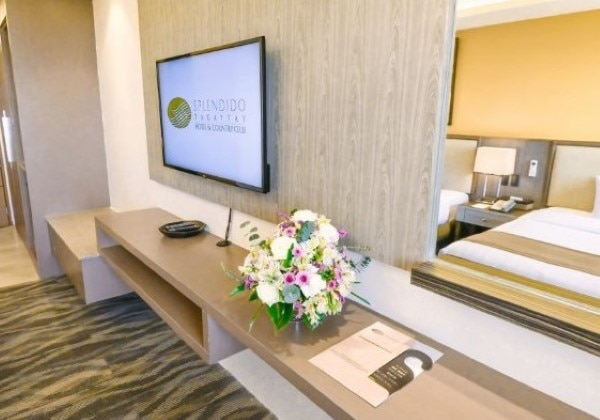 Superior Double Mountain view