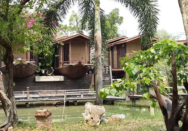 EXCLUSIVE BOAT HOUSE ROOMONLY