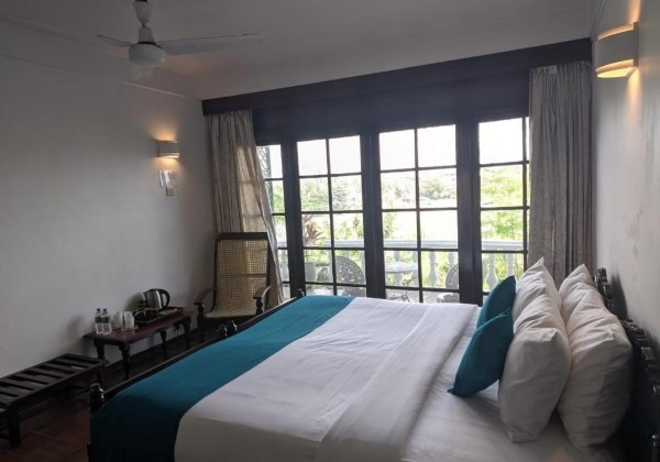 Standard with Sea View (Single)