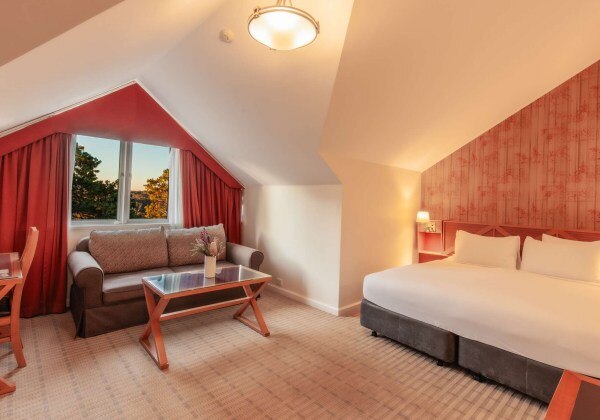 DELUXE ROOM, 1 King bed, Spa Bath