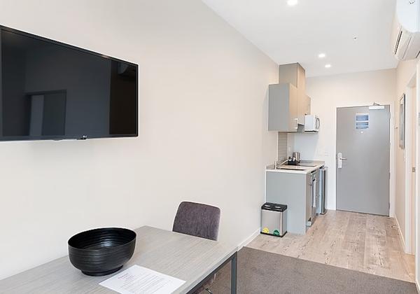 Deluxe Studio Apartment