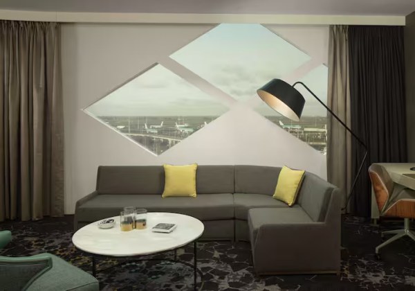 King Suite Airport View