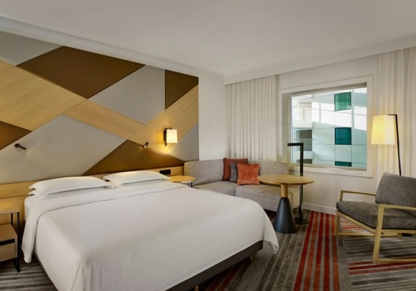 Deluxe Guest Room 1 King