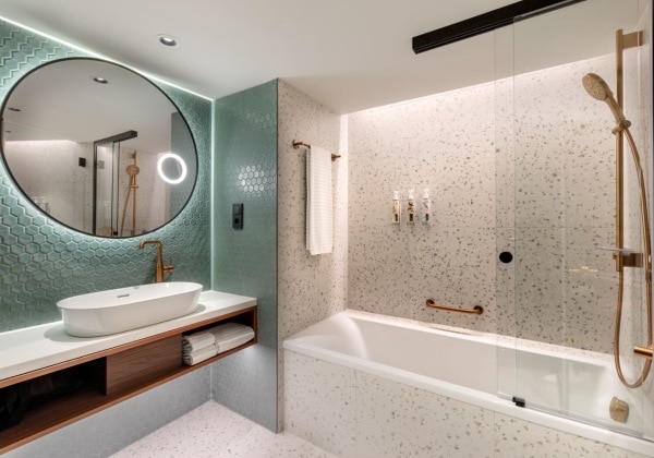 Suite Bathroom