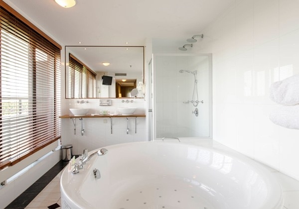 Penthouse Suite Bathroom