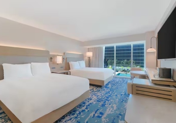 2 Queen Beds Pool-view