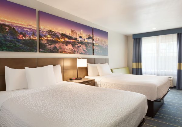 2 Queen Beds  Deluxe Room