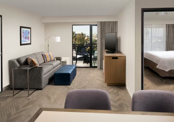 1 King 1 Bedroom Ste