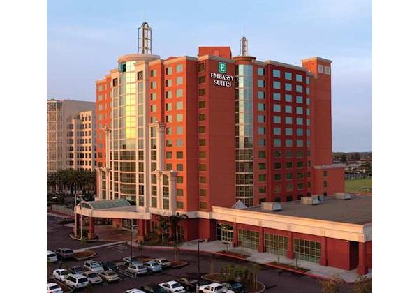 エンバシースイーツ バイ ヒルトン アナハイム サース（アナハイム