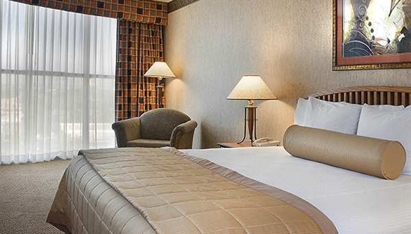 エンバシースイーツ バイ ヒルトン アナハイム サース（アナハイム