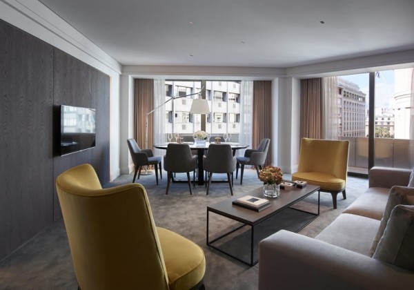 Deluxe City View Suite