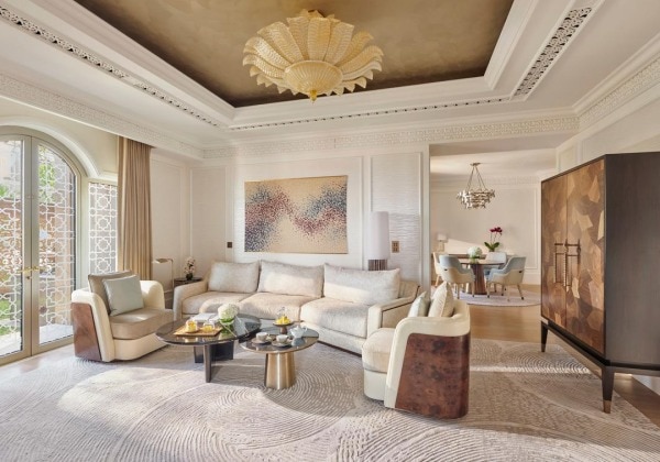 Deluxe Beachfront Suite