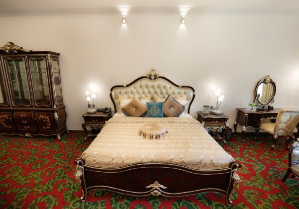 Royal Suite with 02 DBL Apartments