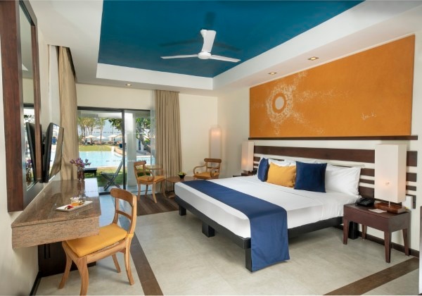 Superior Pool Terrace