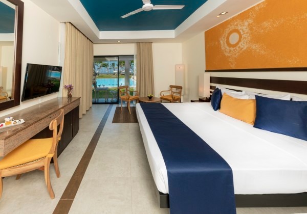 Superior Pool Terrace