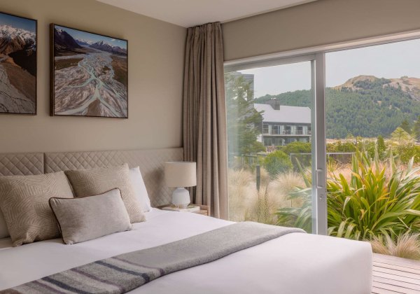 1 Bedroom Mountain View Suite