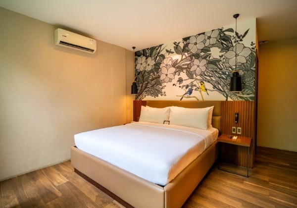 Large Nest with Atrium View