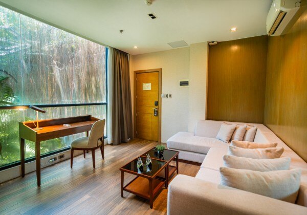 XL Nest with Atrium View