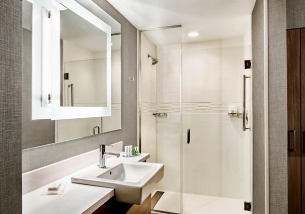 Guest Room Bathroom