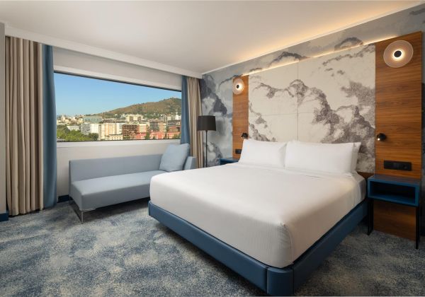 King Executive Corner Room