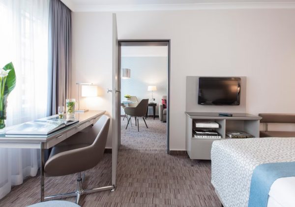 1 King Suite
