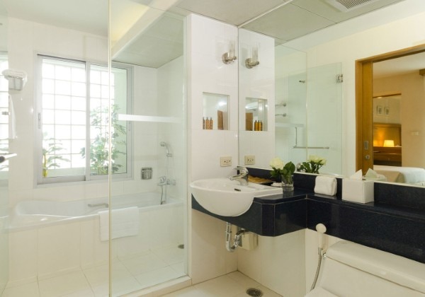 One Bedroom Suite Bathroom
