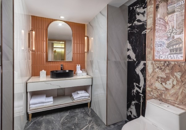 Deluxe King or Queen