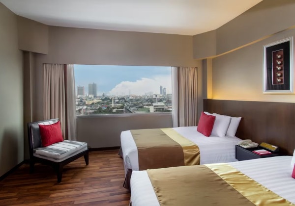 2 Twin Beds City View Suite