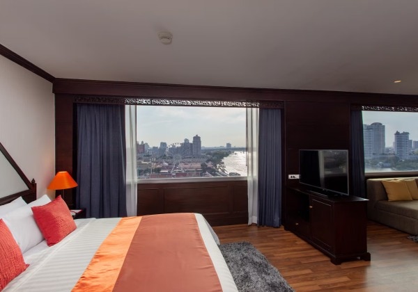 1 King Bed Terrace Suite