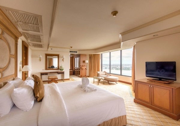 Queen Suite River View