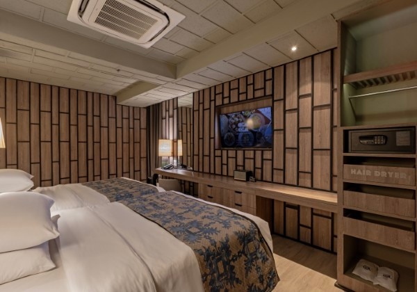 Heritage Suite 2 Singles