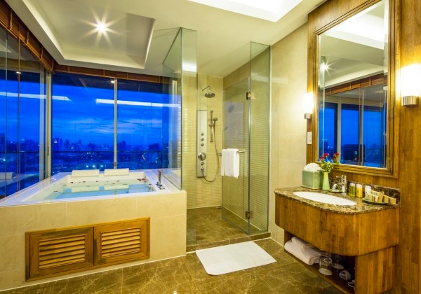 Jacuzzi Suite