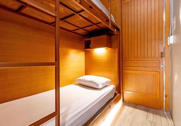 Economy Quadruple Room with Shared BR