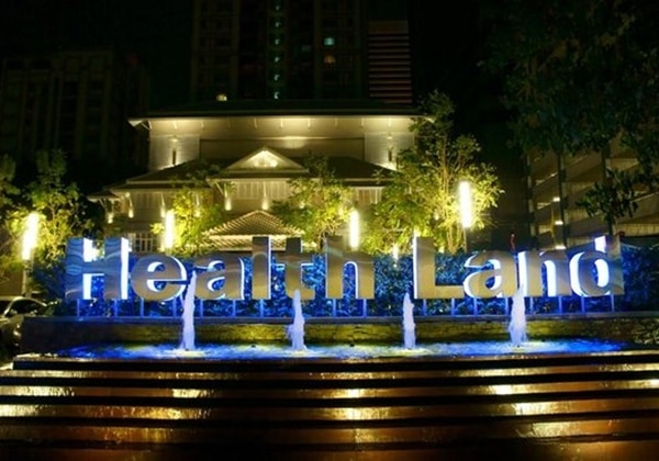 Health Land Asoke　5-minute walk