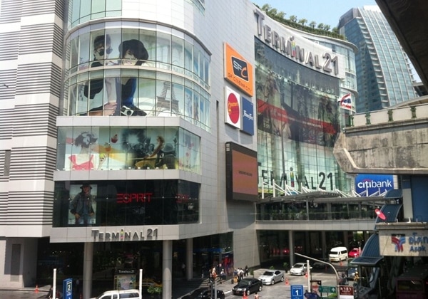 Shopping mall Terminal 21 ~（230 meters）