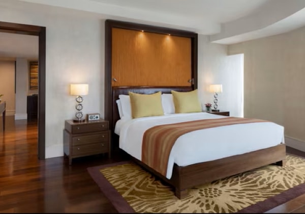 Club Lounge Access, Tower Suite