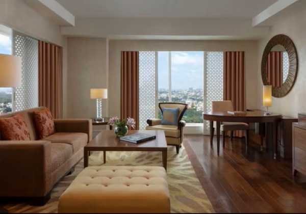 Club Lounge Access, Tower Suite