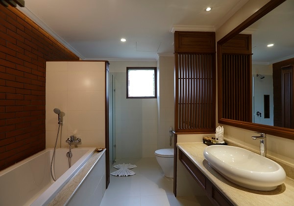 Deluxe Bathroom Facilities