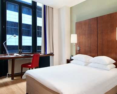 QUEEN HILTON GUEST ROOM