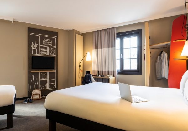 Premium Room With 1 Double & 1 Single