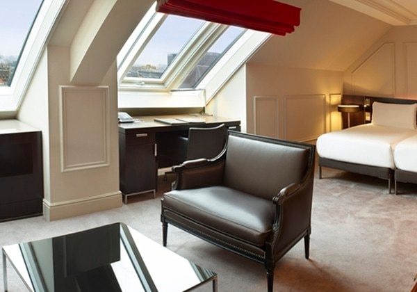 TWIN JUNIOR SUITE WITH LOUNGE ACCESS