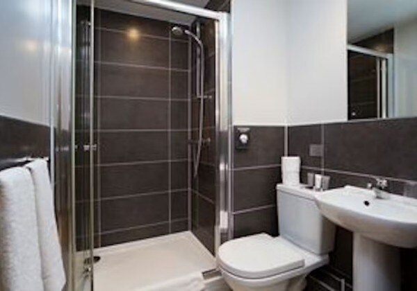 Standard Double Bathroom