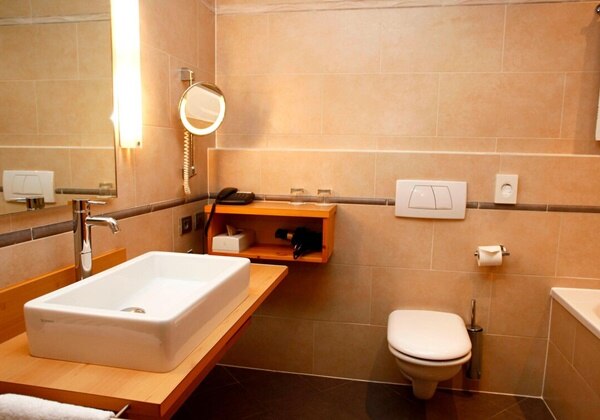 Tyrolean Suite Bathroom